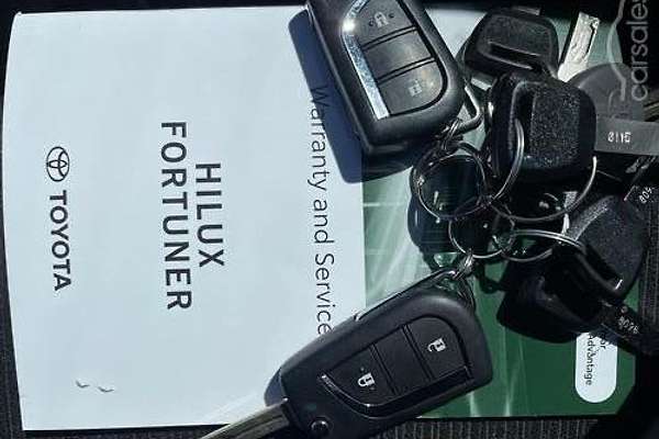 2024 Toyota Hilux SR GUN126R 4X4