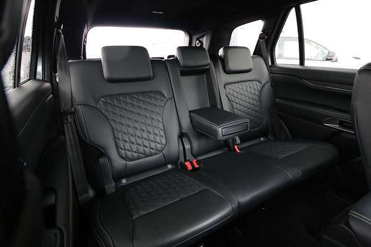 2024 Ford Everest Platinum