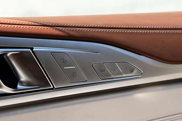 2022 BMW 8 Series M850i xDrive G14 LCI