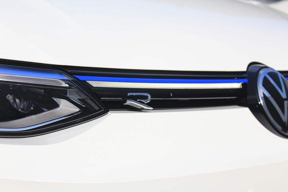2024 Volkswagen Golf R 8