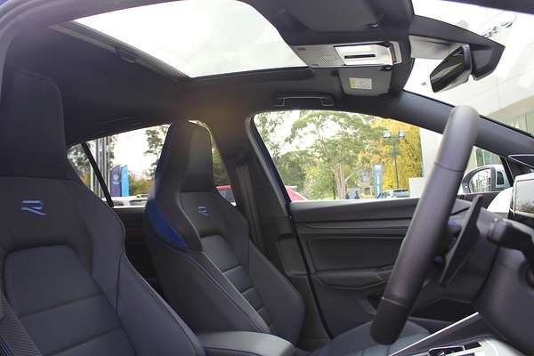 2024 Volkswagen Golf R 8