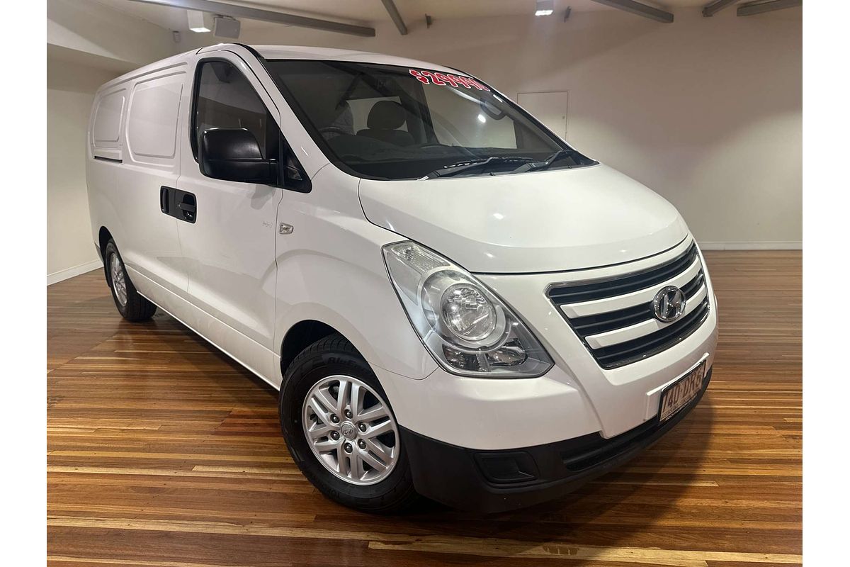2015 Hyundai iLoad  TQ2-V