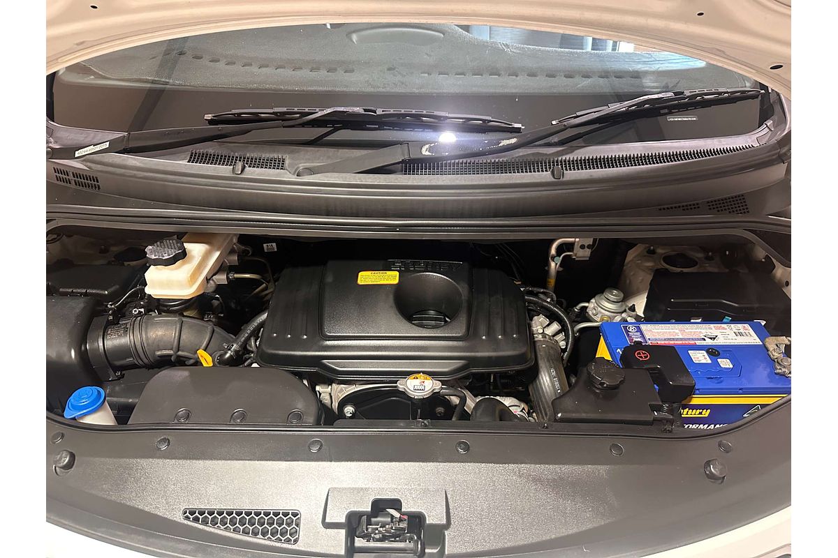 2015 Hyundai iLoad  TQ2-V