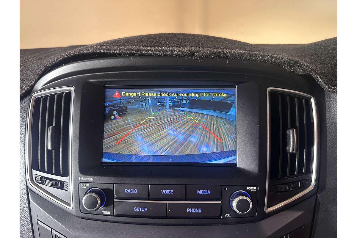 2015 Hyundai iLoad  TQ2-V