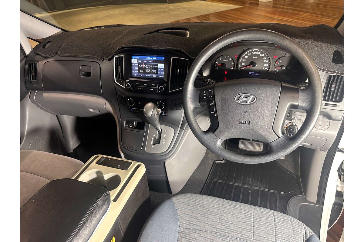 2015 Hyundai iLoad  TQ2-V