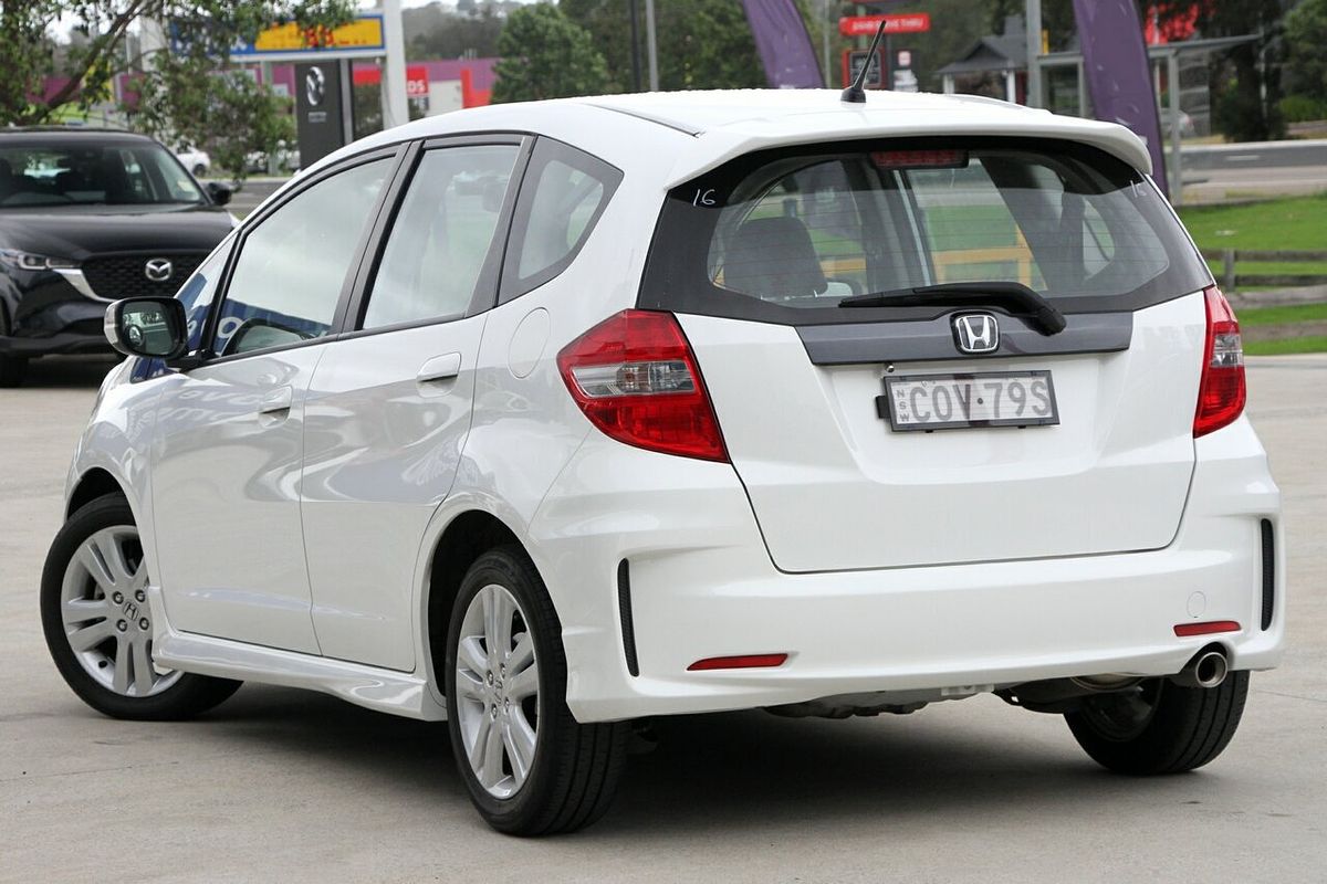 2013 Honda Jazz Vibe-S GE
