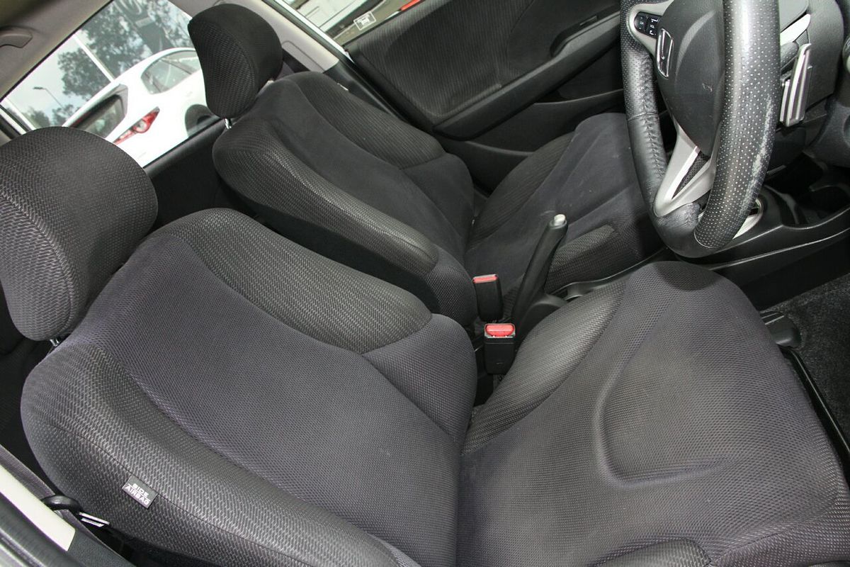 2013 Honda Jazz Vibe-S GE