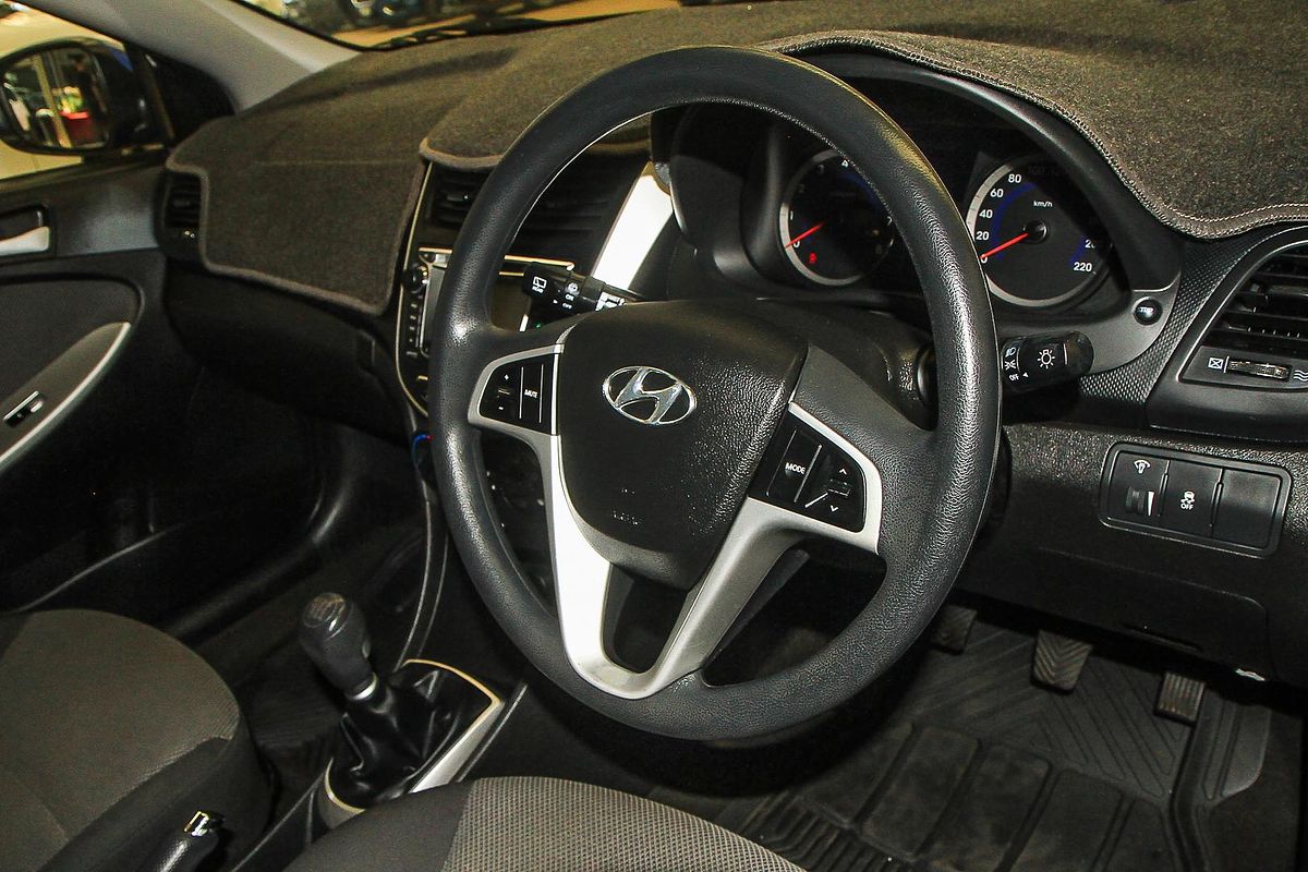 2014 Hyundai Accent Active RB2