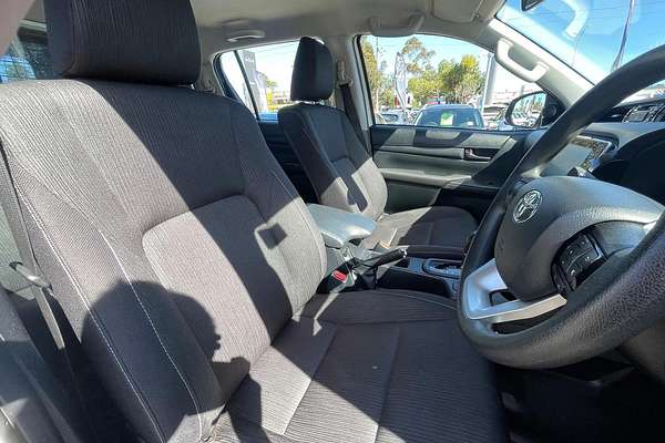 2024 Toyota Hilux SR GUN126R 4X4