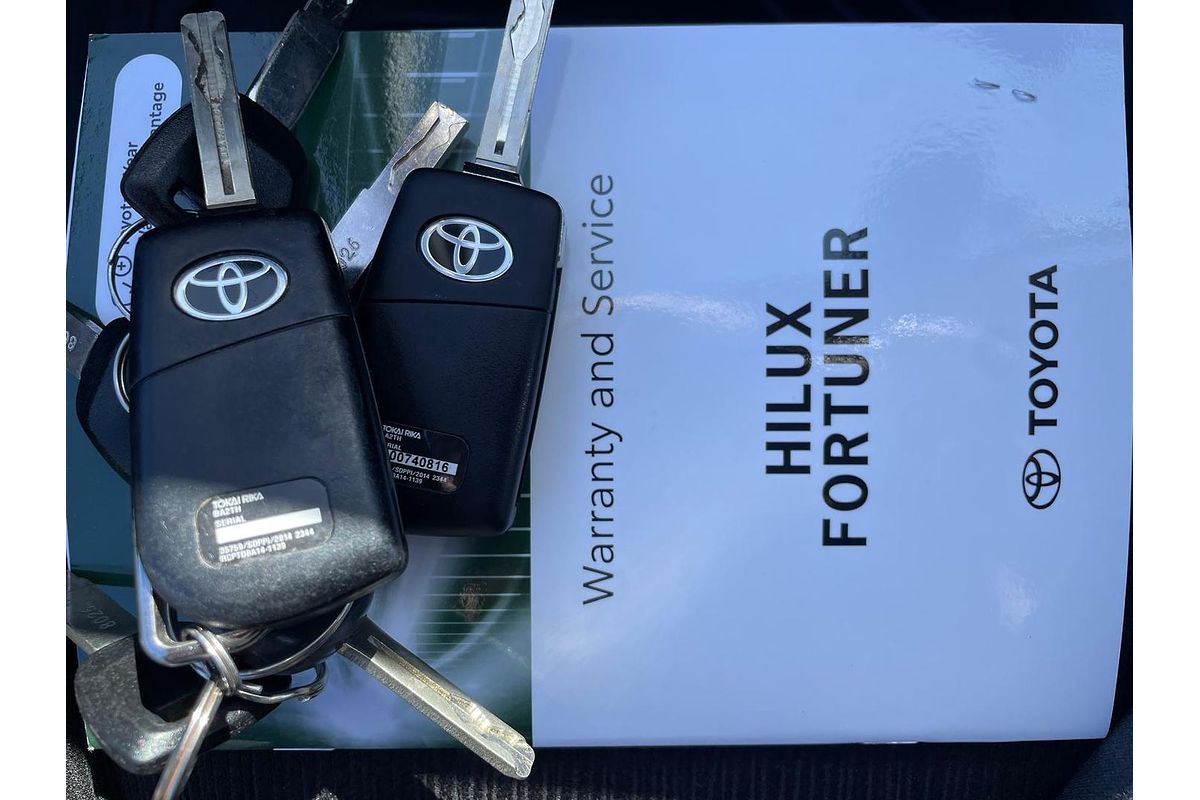 2024 Toyota Hilux SR GUN126R 4X4