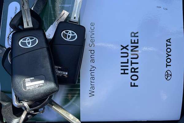 2024 Toyota Hilux SR GUN126R 4X4