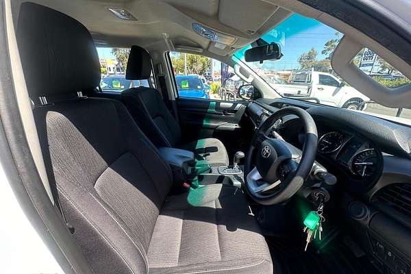 2024 Toyota Hilux SR GUN126R 4X4