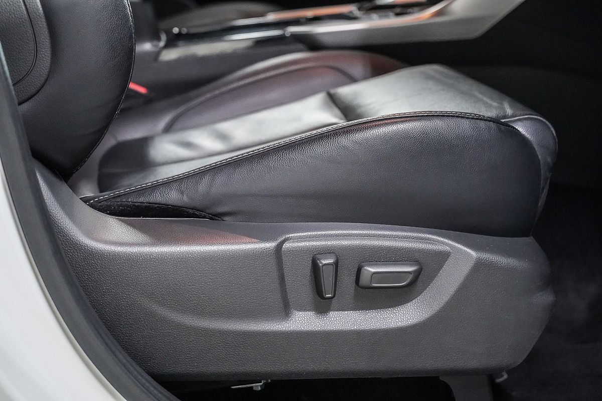 2023 Mitsubishi Eclipse Cross Exceed YB