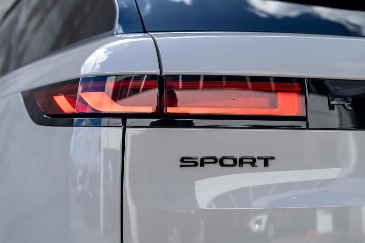2024 Land Rover Range Rover Sport D350 Dynamic HSE L461