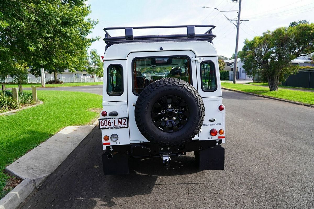 2014 Land Rover Defender 110 (4x4) MY14