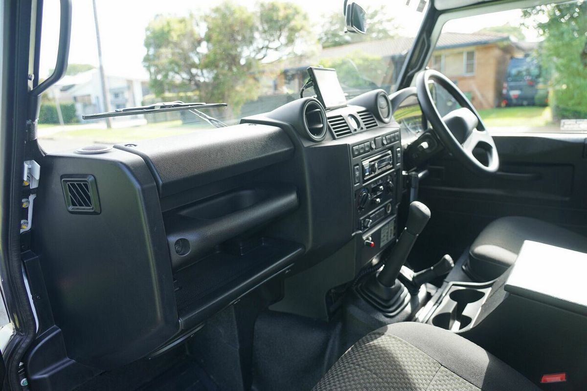 2014 Land Rover Defender 110 (4x4) MY14