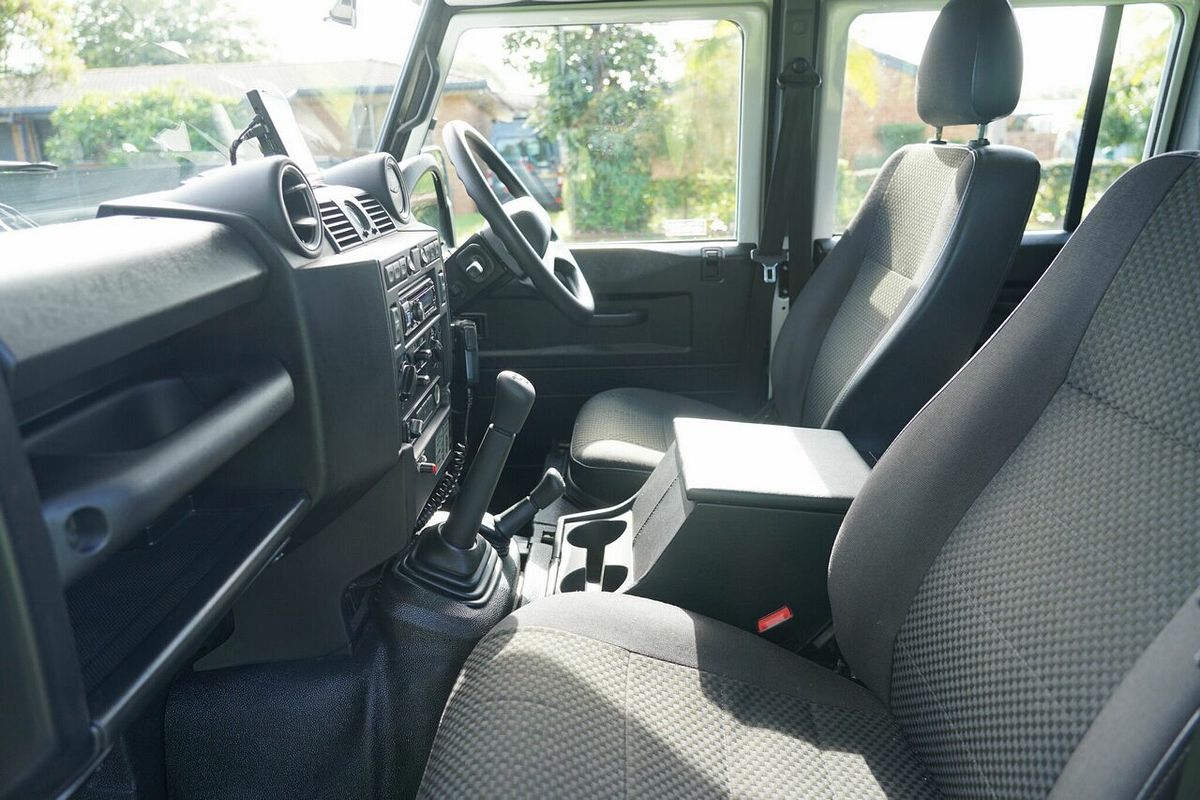 2014 Land Rover Defender 110 (4x4) MY14