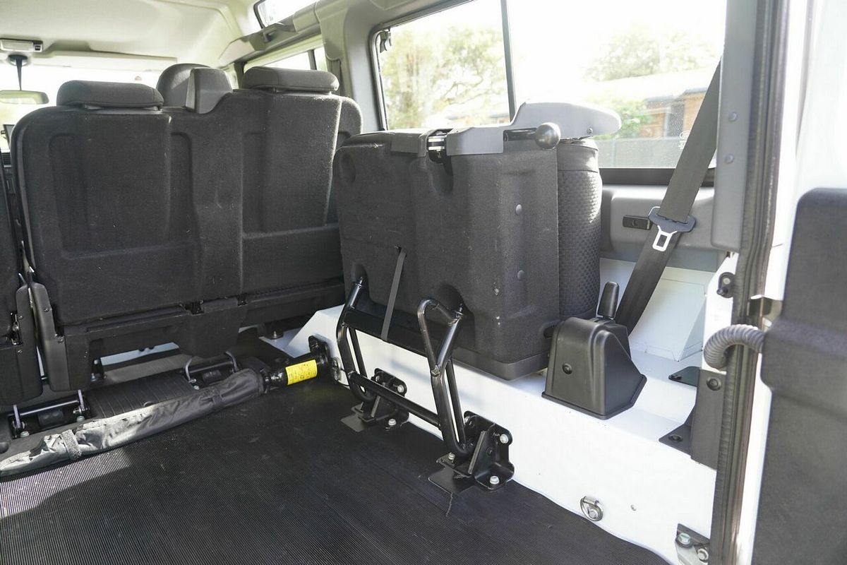 2014 Land Rover Defender 110 (4x4) MY14