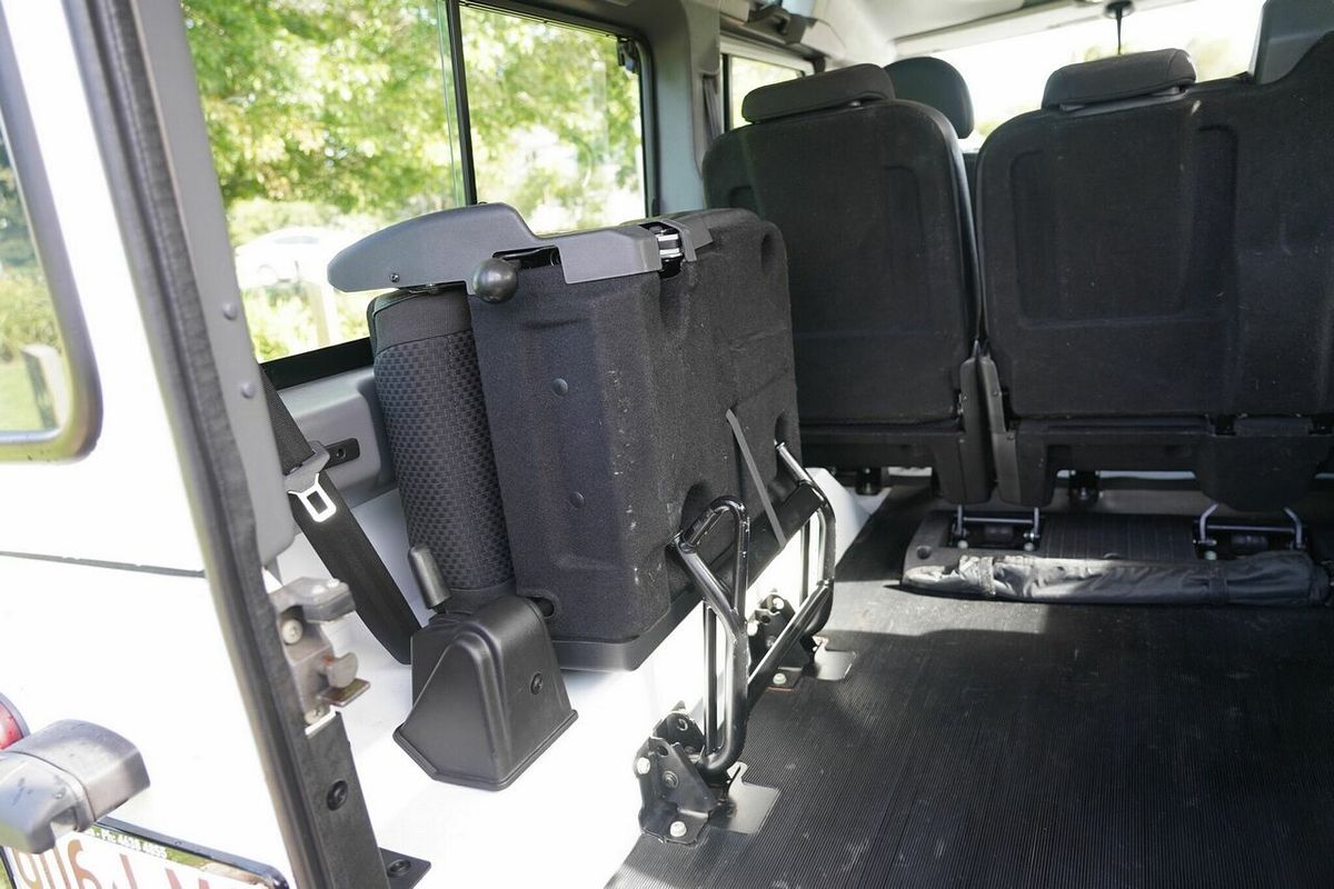 2014 Land Rover Defender 110 (4x4) MY14