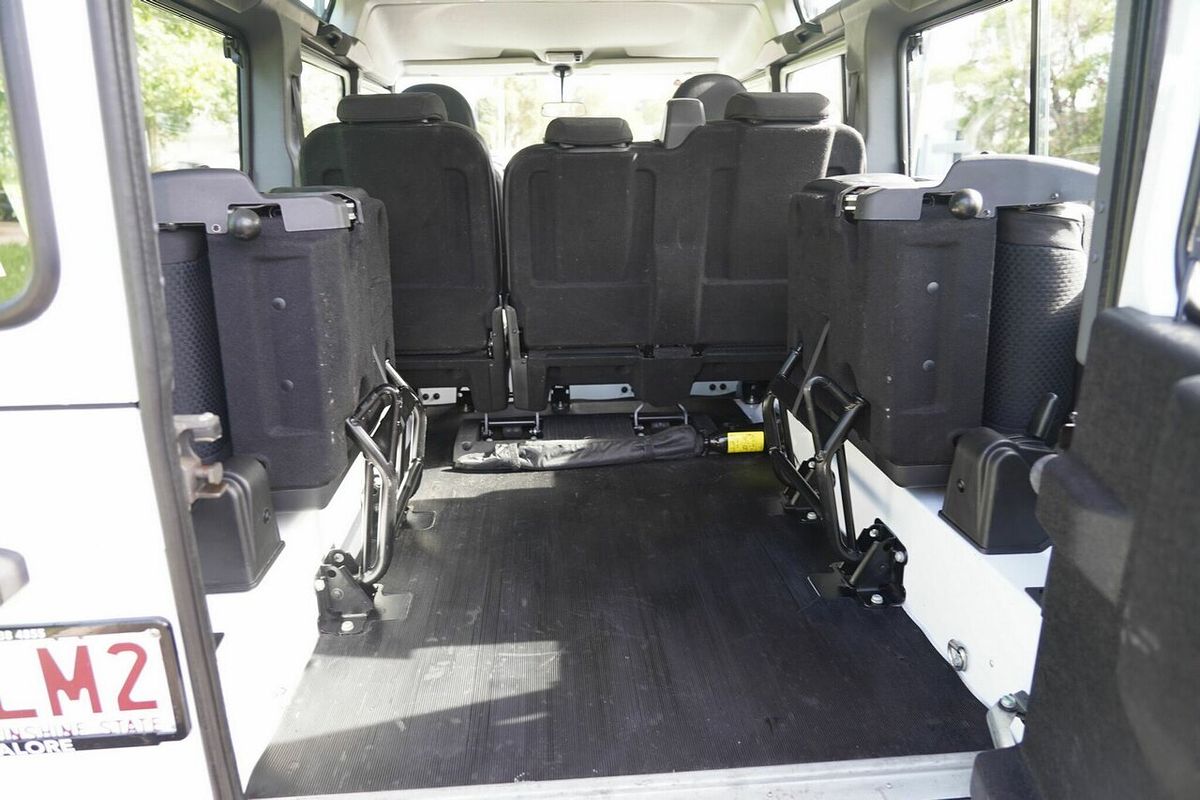 2014 Land Rover Defender 110 (4x4) MY14