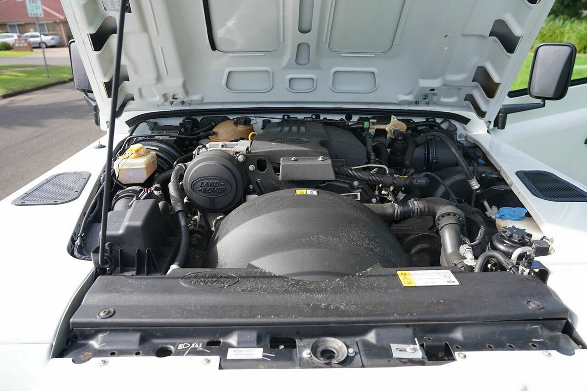 2014 Land Rover Defender 110 (4x4) MY14