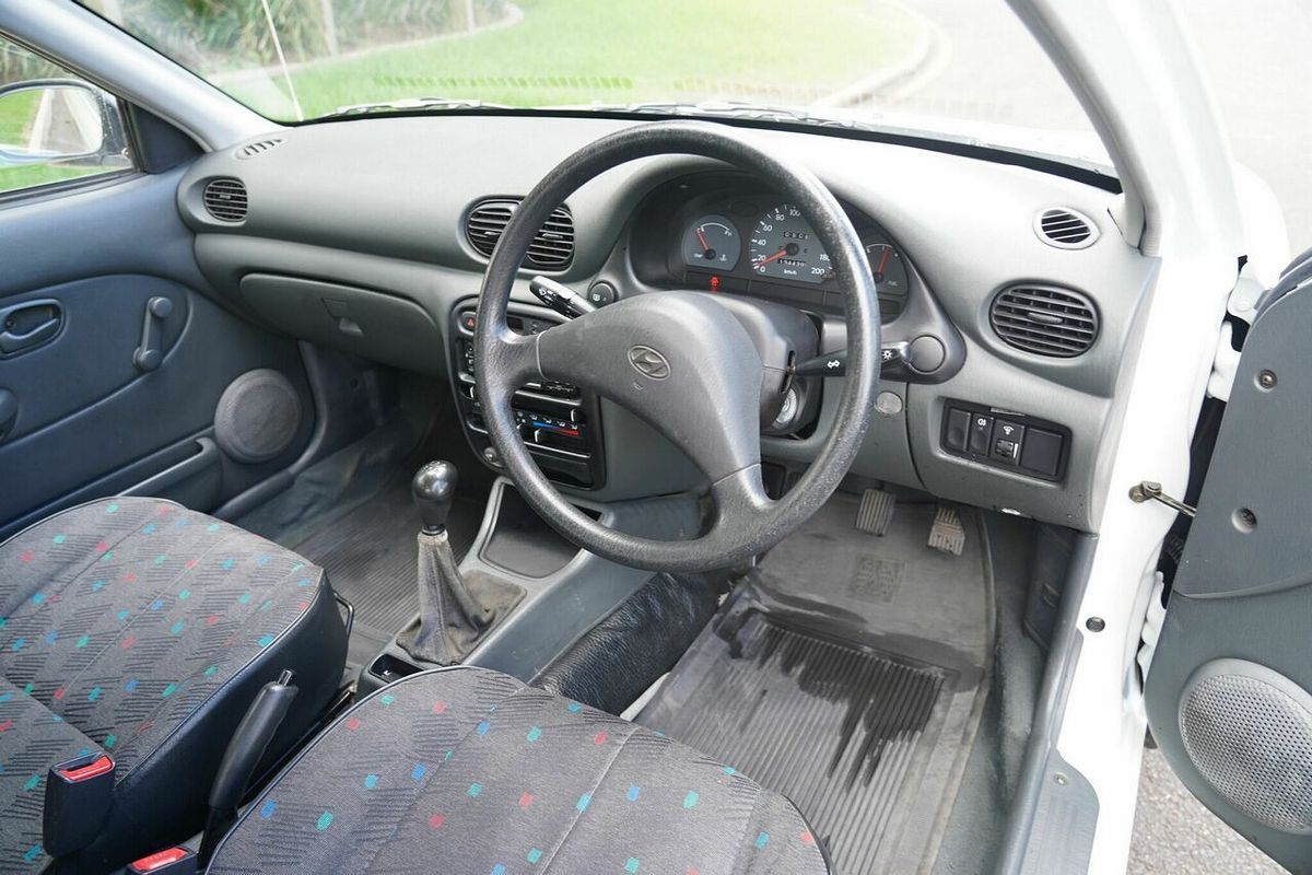 1999 Hyundai Excel GX Sportz