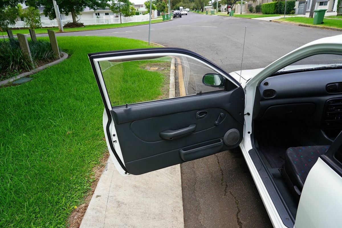 1999 Hyundai Excel GX Sportz