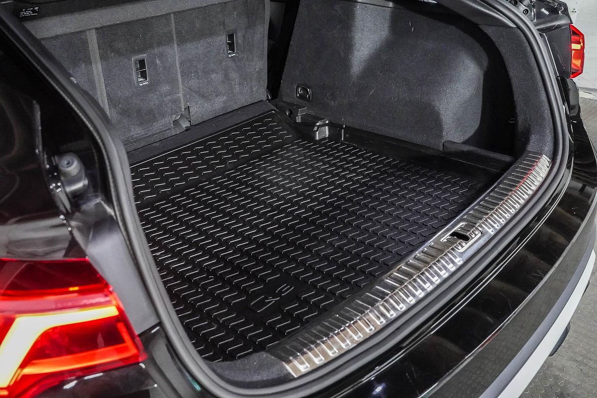 2020 Audi Q3 40 TFSI S line F3