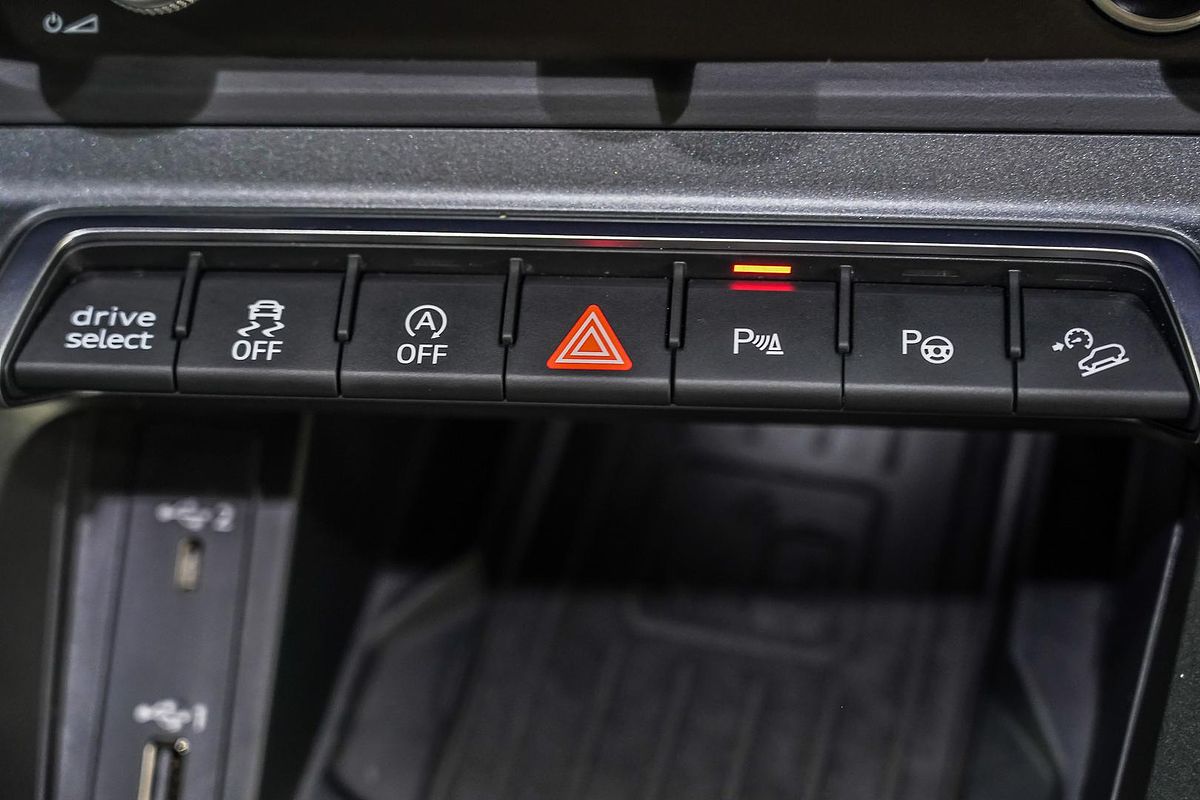 2020 Audi Q3 40 TFSI S line F3