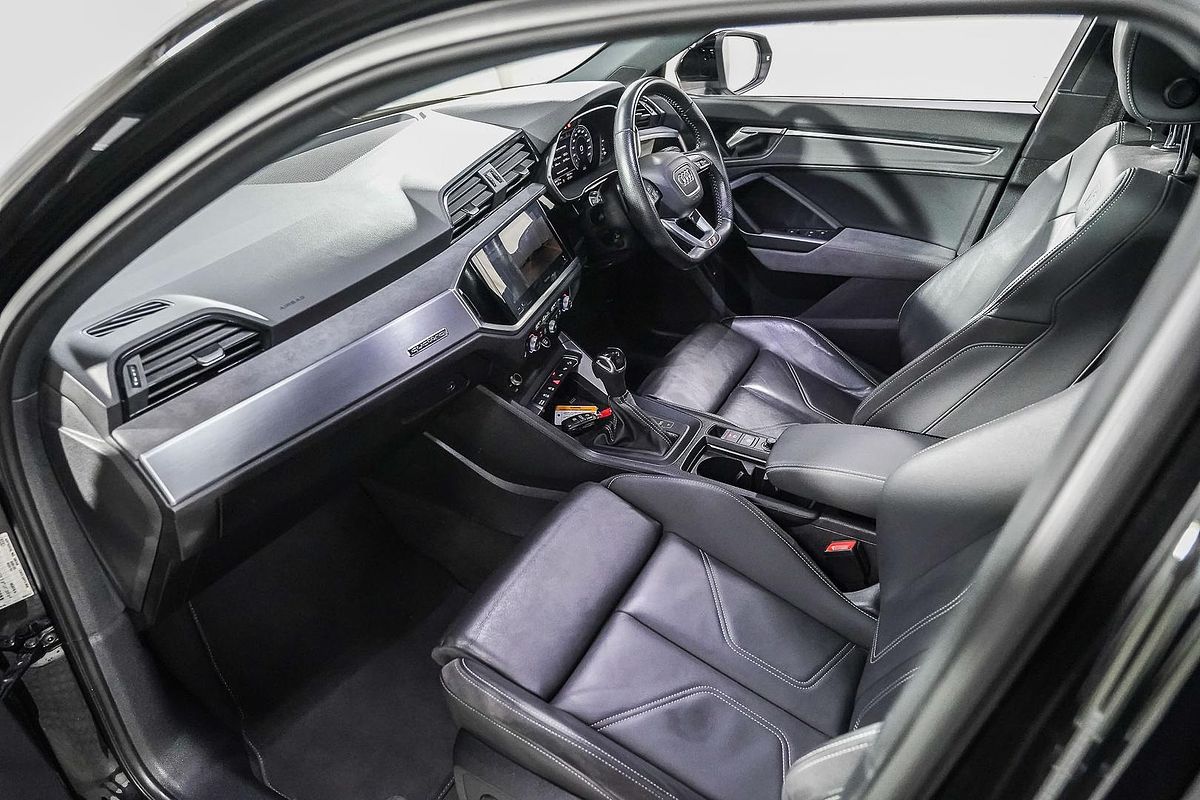 2020 Audi Q3 40 TFSI S line F3