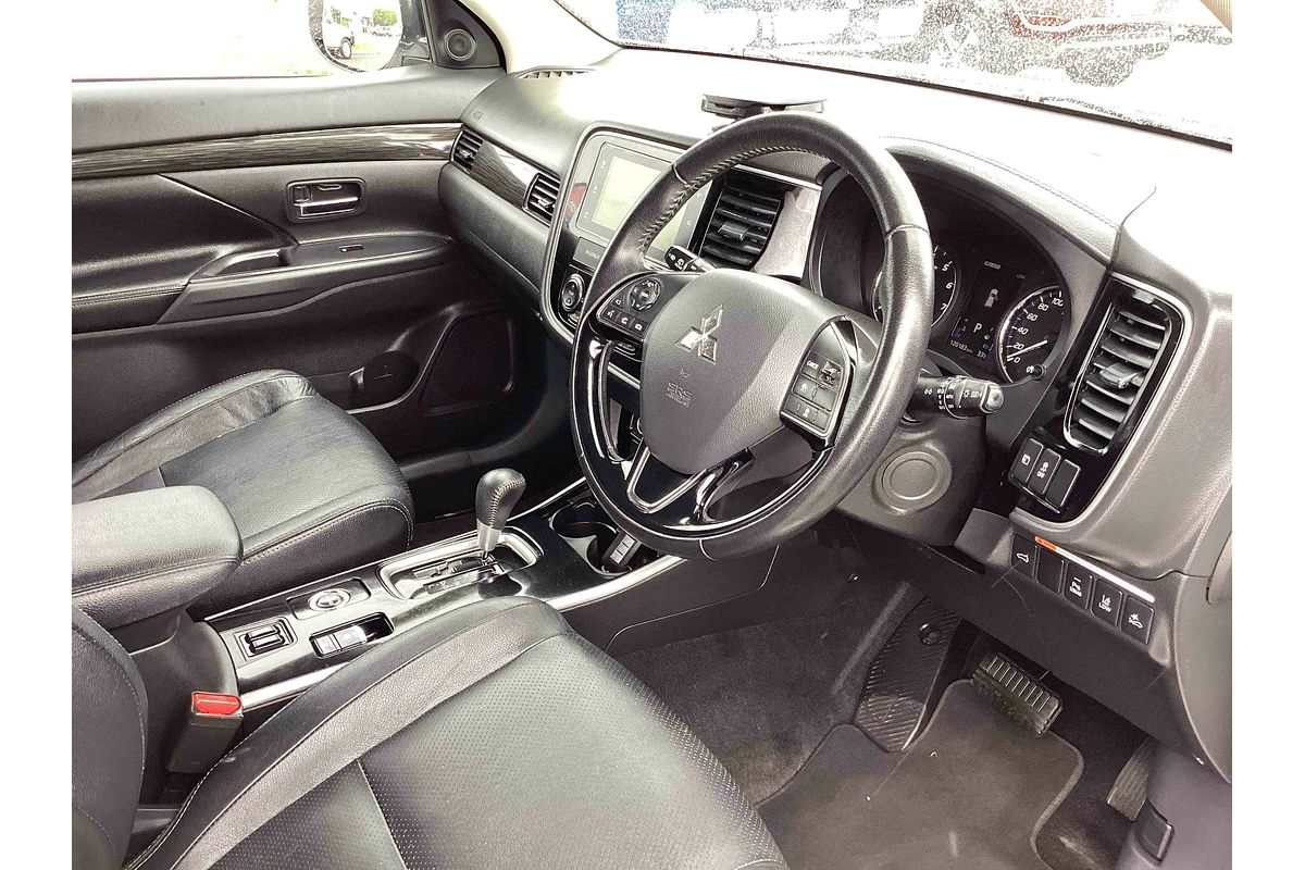2017 Mitsubishi Outlander Exceed ZK