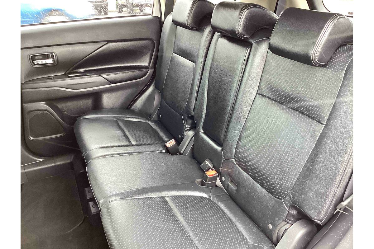 2017 Mitsubishi Outlander Exceed ZK