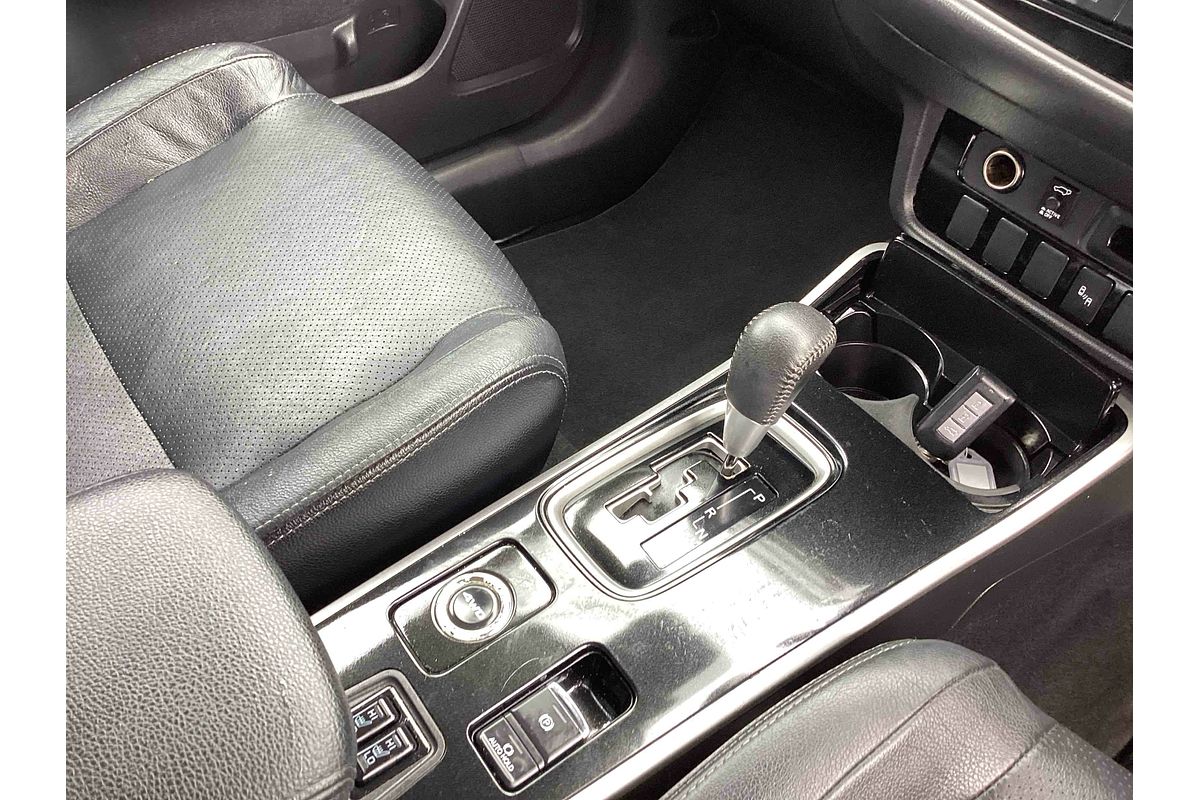 2017 Mitsubishi Outlander Exceed ZK