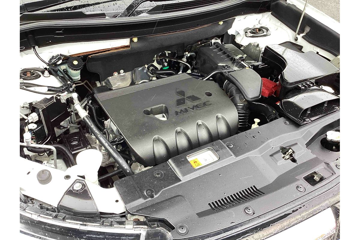 2017 Mitsubishi Outlander Exceed ZK