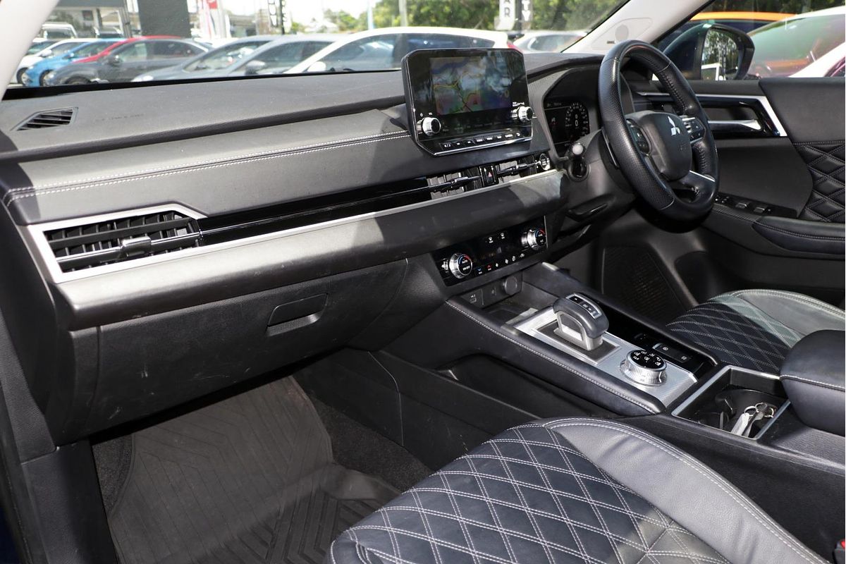 2022 Mitsubishi Outlander Exceed ZM