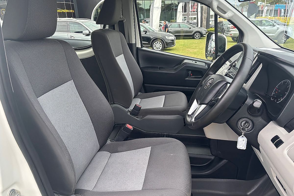 2020 Toyota Hiace Commuter GDH322R