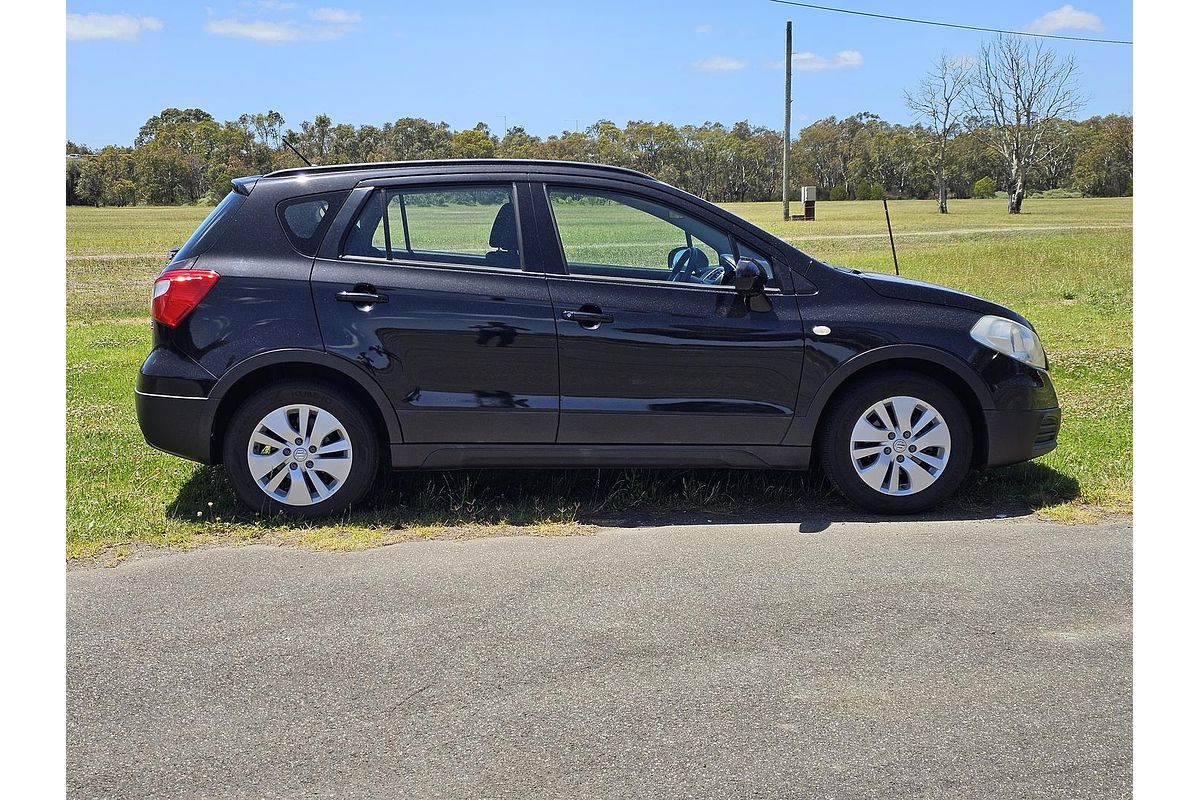 2014 Suzuki SX4 Crossover S GYA