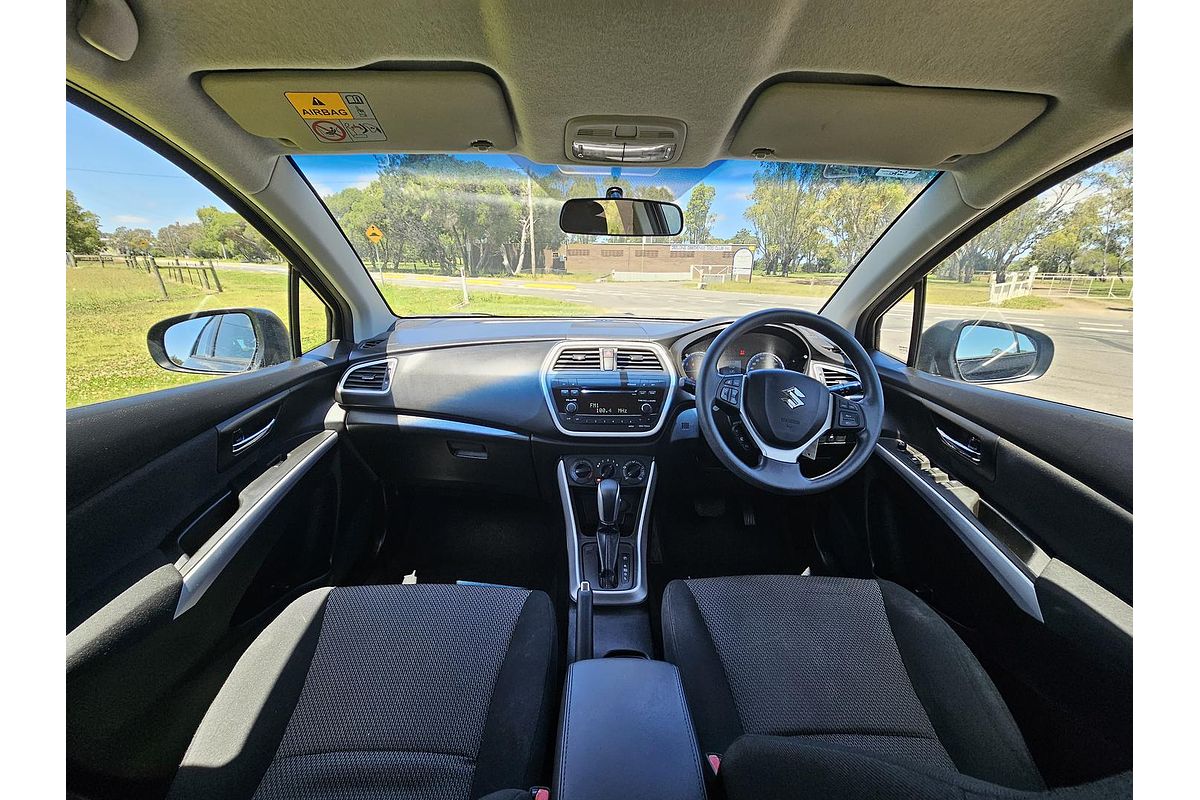 2014 Suzuki SX4 Crossover S GYA