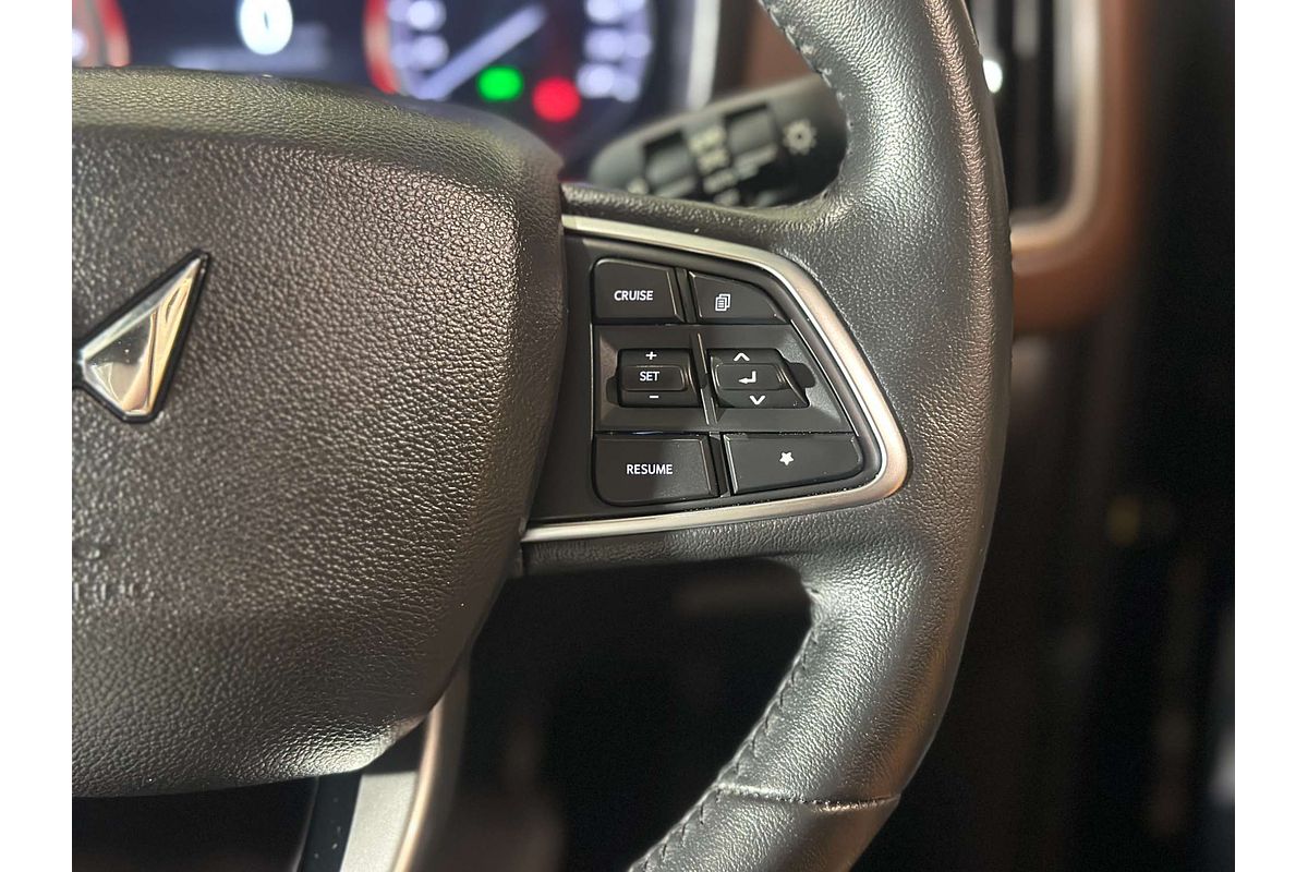 2023 Mahindra Scorpio Z8L