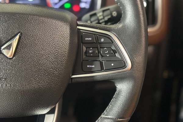 2023 Mahindra Scorpio Z8L