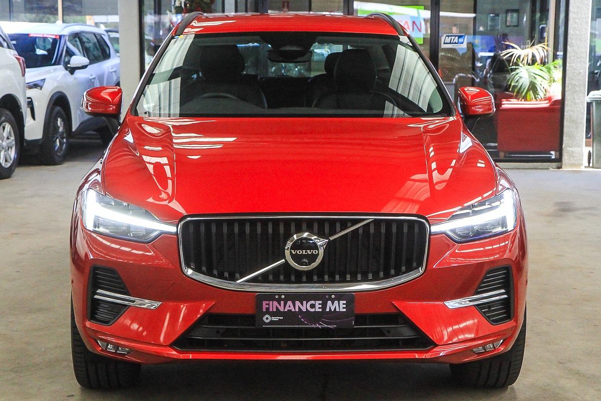 2022 Volvo XC60 B5 Momentum