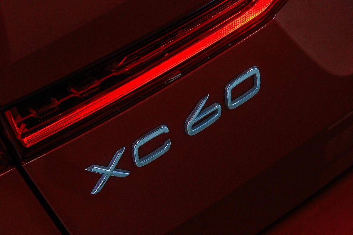 2022 Volvo XC60 B5 Momentum