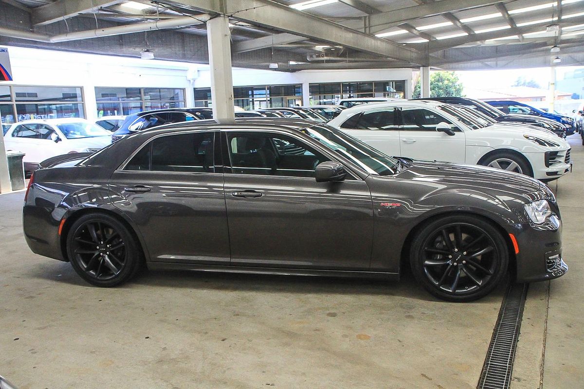 2021 Chrysler 300 SRT Core LX