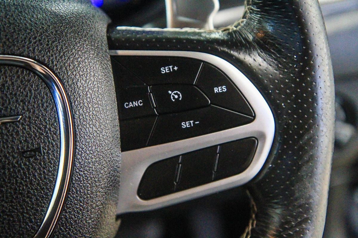 2021 Chrysler 300 SRT Core LX