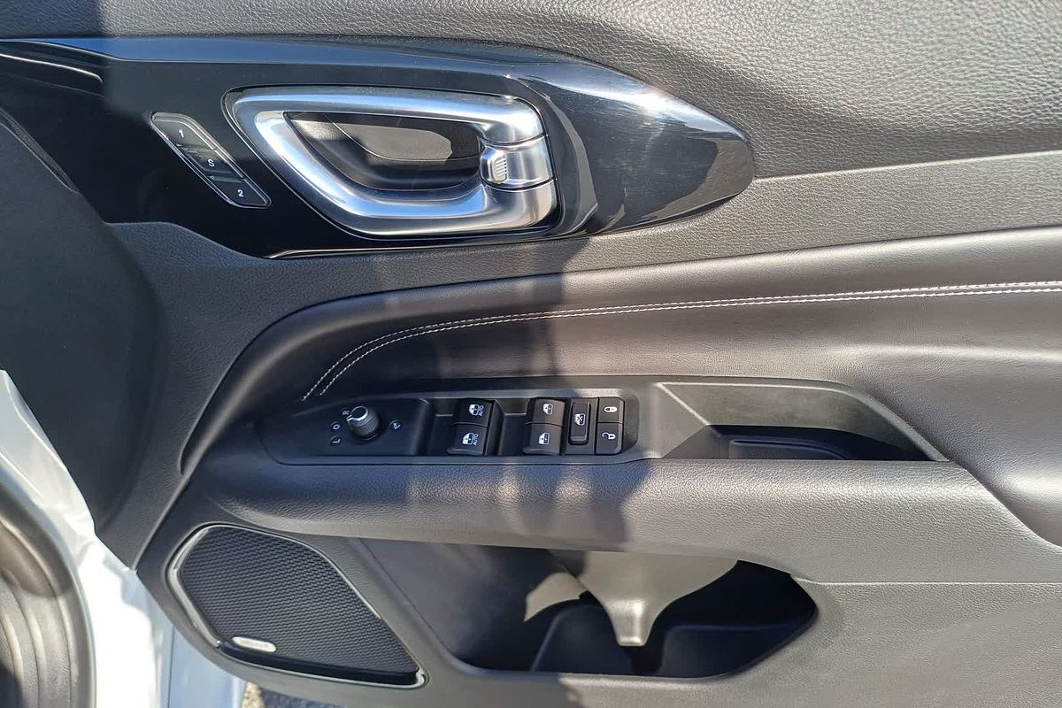 2023 Jeep Compass S-Limited M6