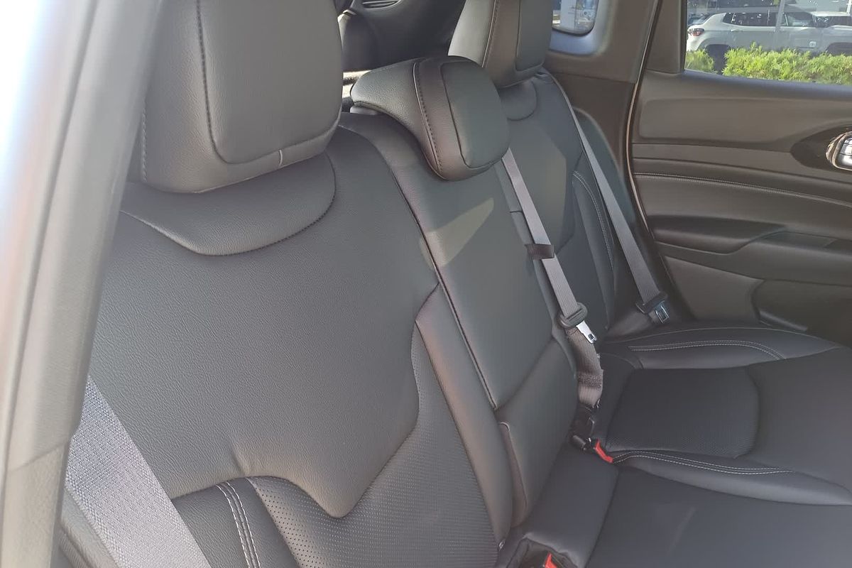 2023 Jeep Compass S-Limited M6