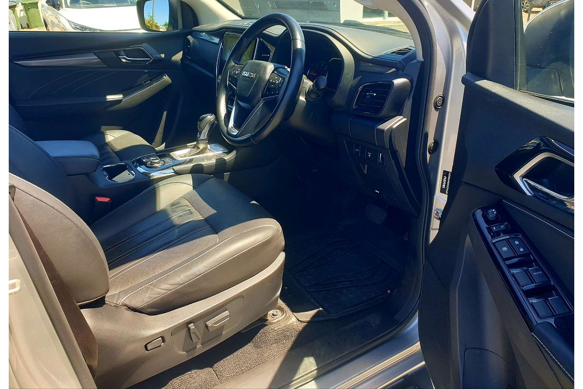 2021 Isuzu MU-X LS-T