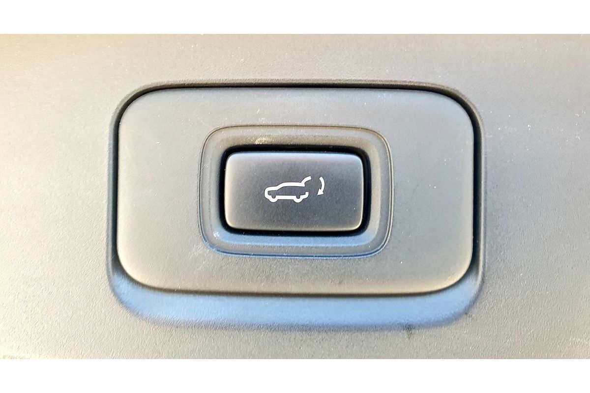 2021 Isuzu MU-X LS-T
