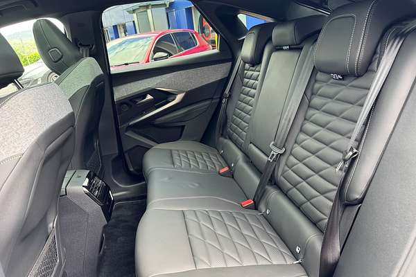 2024 Peugeot 3008 GT Premium Hybrid P64
