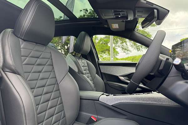 2024 Peugeot 3008 GT Premium Hybrid P64